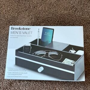 Brookstone Men's Valet Organizer in Black and Silver